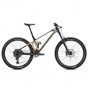 Велосипед ендуро  MONDRAKER SUPER FOXY CARBON R 29" T-M, carbon / desert Grey 2024 Фото №1