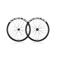 Колеса Giant VUELTA Carbon 40 Disc — високопродуктивна карбонова колісна пара для шосейних велосипедів