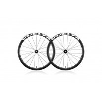 Giant VUELTA Carbon 50 Disc — аэродинамическая карбоновая колёсная пара